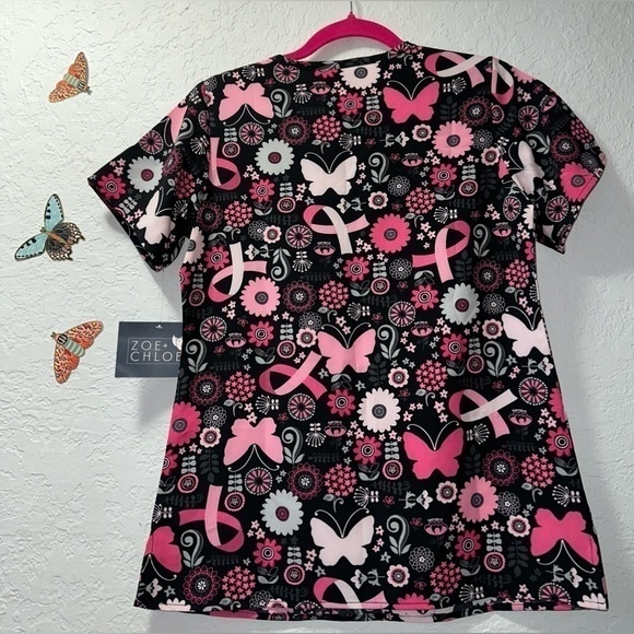 Zoe & Chloe Butterflies and Bows Women's 2 Pocket Scrub Top (NWT) - Picture 5 of 10